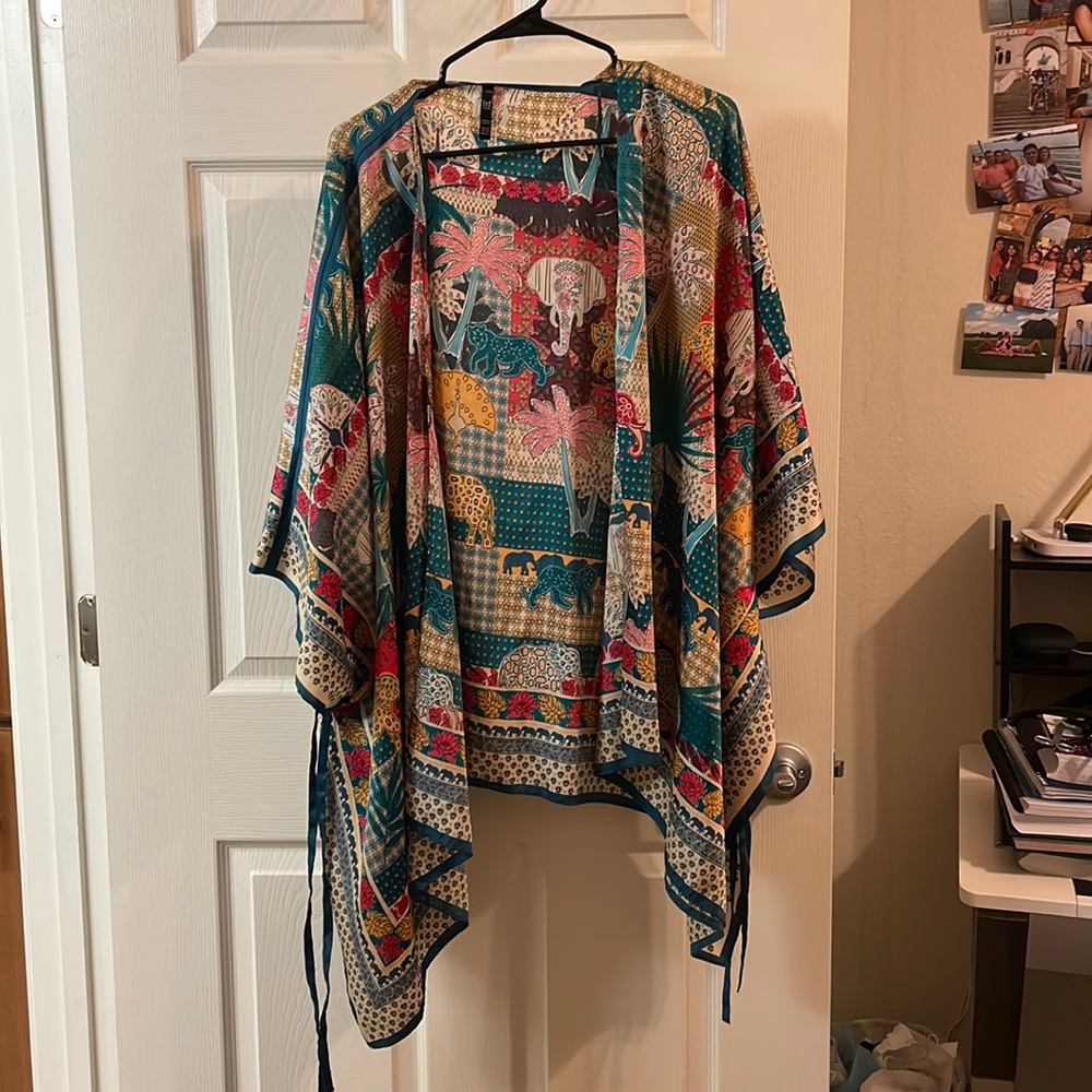 Zara kimono size medium. Worn 2 times